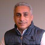 فكرت أدلي بلوي في نقاش الإلحاد والإيمان