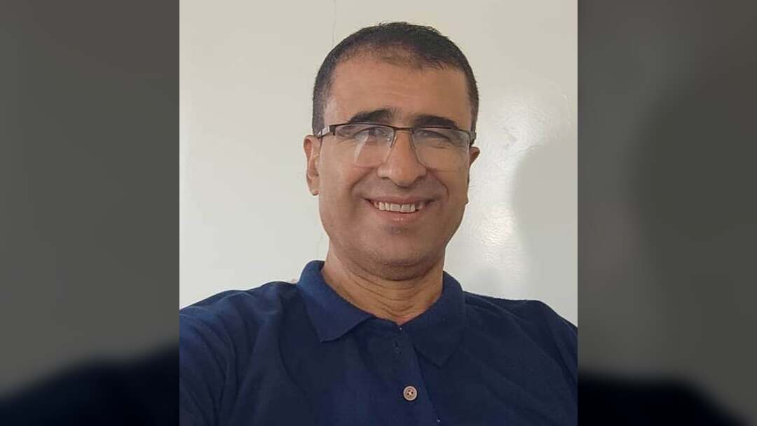 عصا وبذاءة.