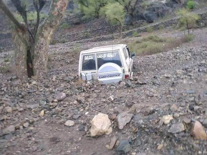 المركزي الوطني للإرصاد يتوقع هطول أمطار على محافظات يمنية عدة ويحذر المواطنين من التواجد في ممرات السيول