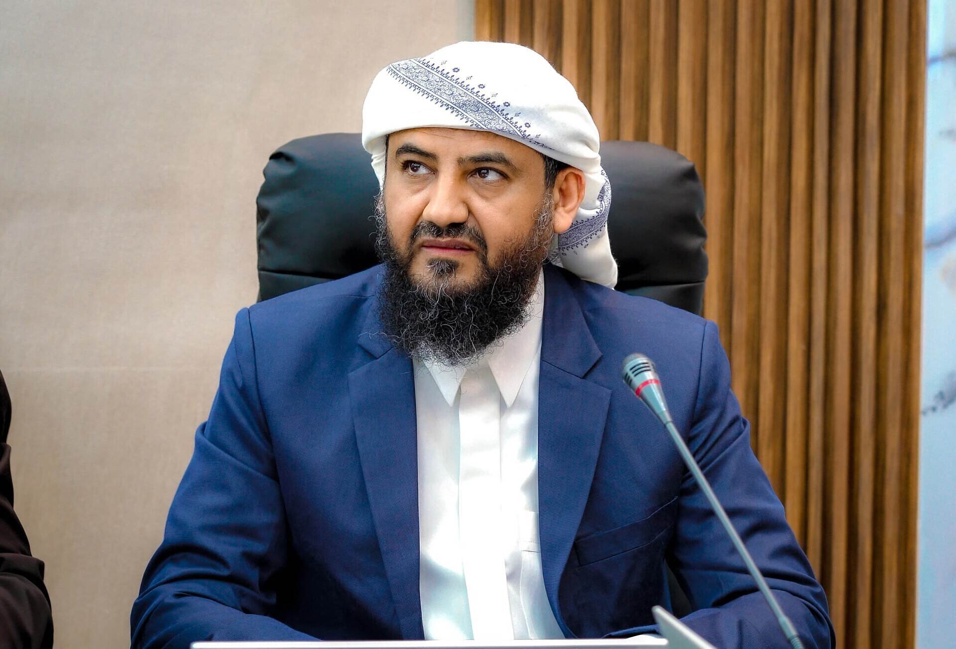 عبد الرحمن المحرمي نائب مجلس القيادة يوجه بمنع تحصيل أي جبايات غير قانونية في الخطوط الرئيسية ومداخل المدن