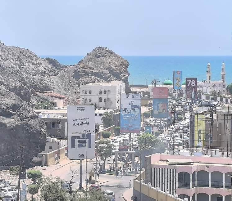 المدير السابق للعلاقات العامة لمجلس الوزراء يؤكد أنه تعرض لتعسفات وتوقيفه من قبل رئيس الحكومة السابق