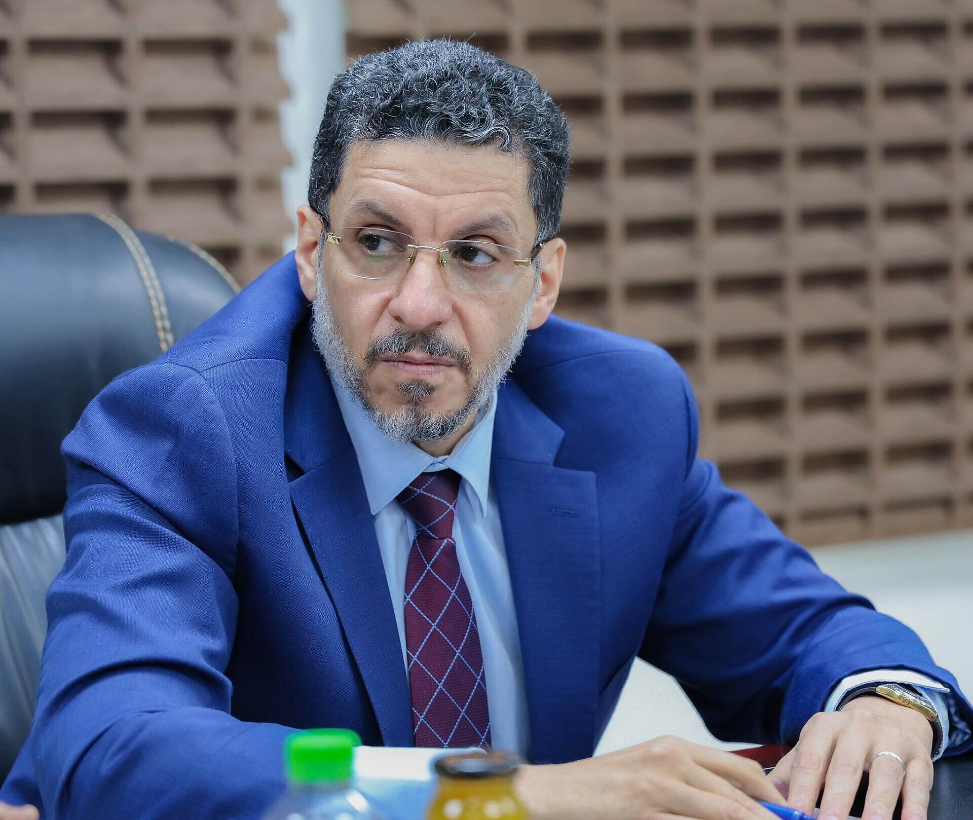 أحمد أبن مبارك رئيس الحكومة يكلف الجهاز المركزي للرقابة والمحاسبة بمراجعة أعمال الأمانة العامة لمجلس الوزراء