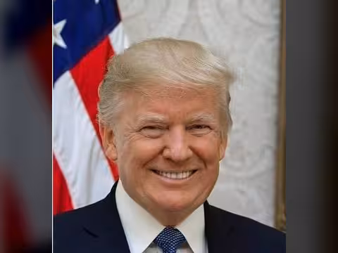 ترامب يرفض مقترحاً إيرانياً لفتح مضيق هرمز وتأجيل المفاوضات النووية