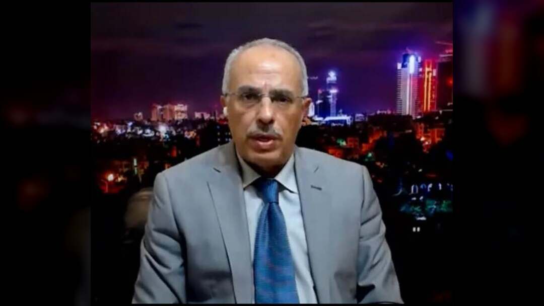 في زمن دولة فاقدة للسيادة والاستقلال .