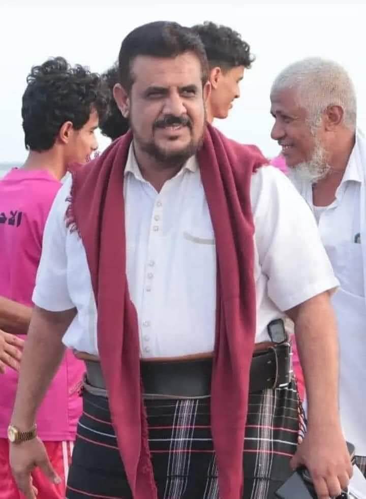 قبيلة الجعادنة تمنع الشاحنات المحملة بالوقود الخاص بالمجلس الانتقالي والتحالف من المرور إلى محافظة عدن