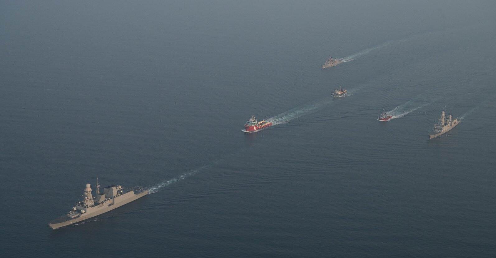 بحرية الاتحاد الأوربي تعلن نجاحها في تنفيذ أكثر من 300 عملية لحماية السفن التجارية في البحر الأحمر .