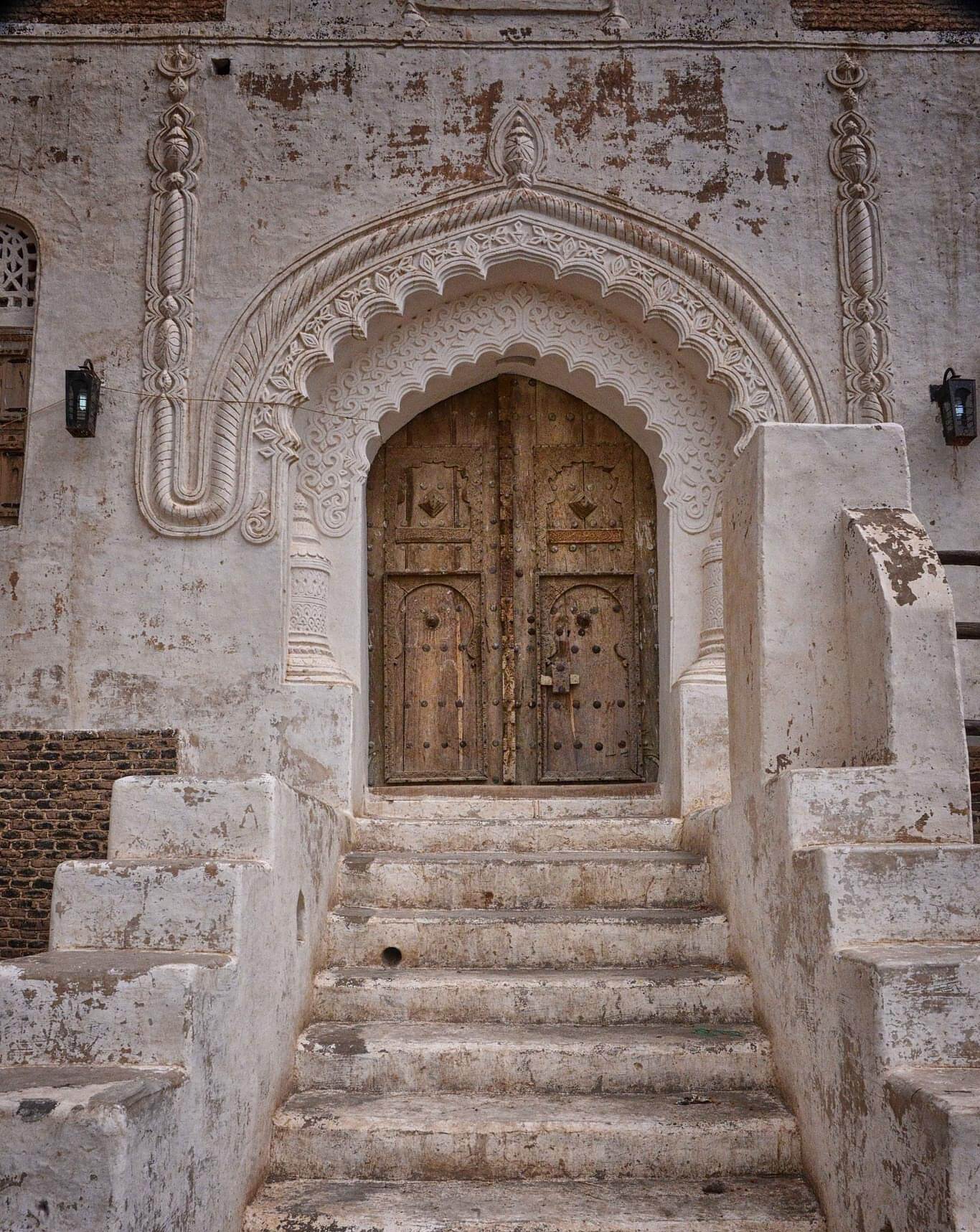 اليونسكو تقدم دعم عاجل لإعادة تأهيل المباني والمنازل الأثرية في مدينة زبيد التاريخية.