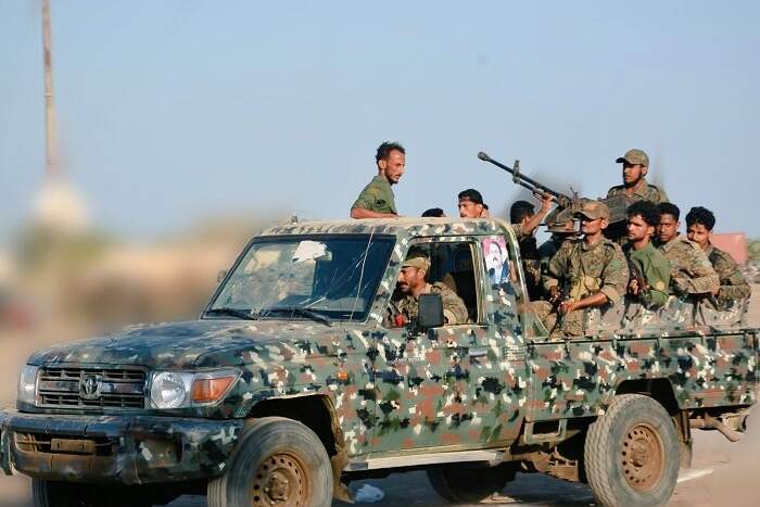 القوات المشتركة تتصدى لهجوم حوثي على قطاع الكداحة وتوقع قتلى وجرحى في صفوف جماعة الحوثي