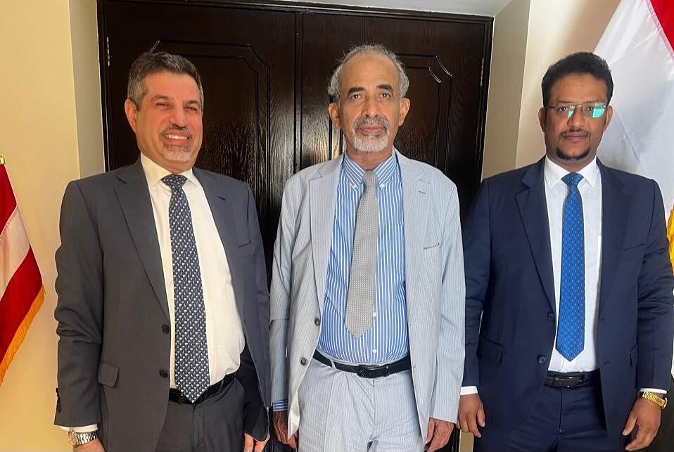 السفير الأمريكي في اليمن يستضيف  الفريق محمود الصبيحي واتفاق على مواجهة الحوثيين