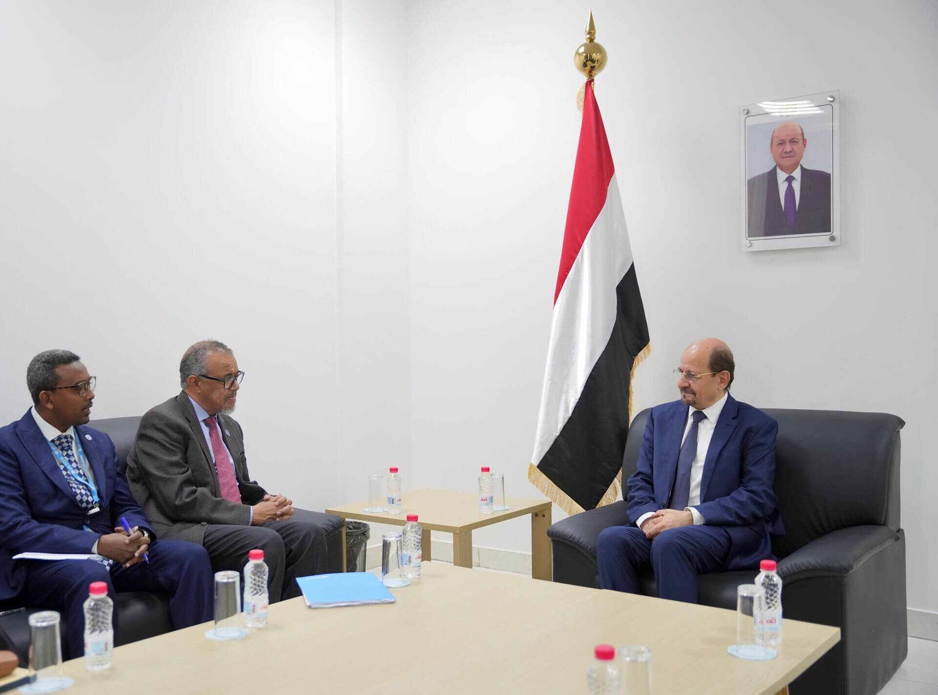 وزير الخارجية يبحث مع مدير مكتب الصحة العالمية الوضع الصحي في اليمن وتعقيدات الحوثيين على عمل المنظمات