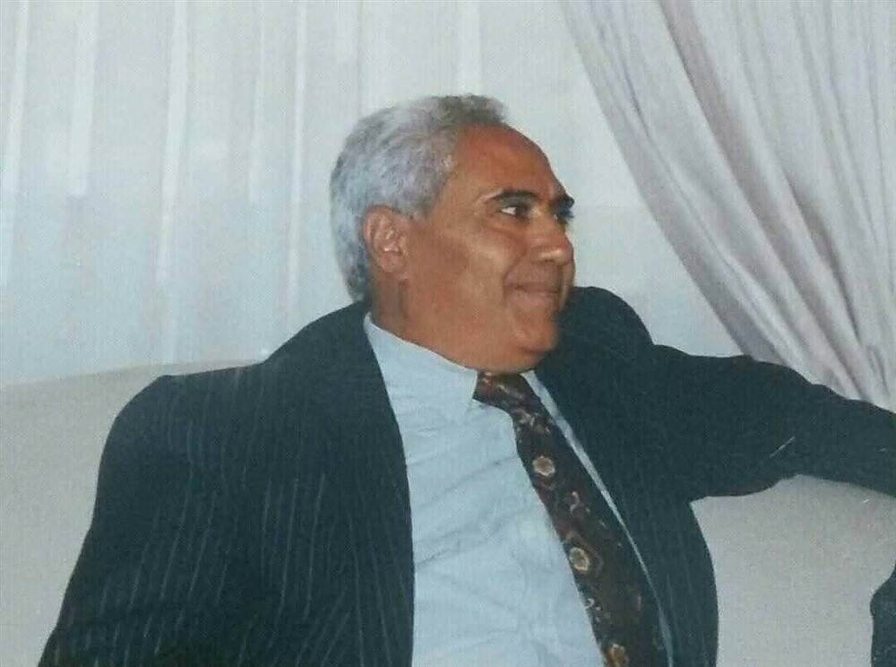 الموت يغيب الشاعر والأديب سلطان الصريمي بعد أن ظل يعاني من المرض وتجاهل الرئاسة والحكومة لمعاناته