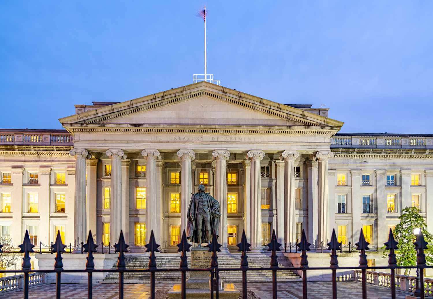 قراصنة صينيون ينجحون في اختراق وزارة الخزانة الأمريكية