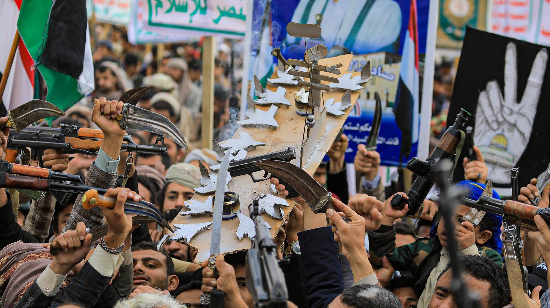 أبريل لونغلي الاي من المعهد الاميركي للسلام  دول الخليج حذرة في سوريا لكنها ليست متحمسة لعودة الحرب في اليمن.