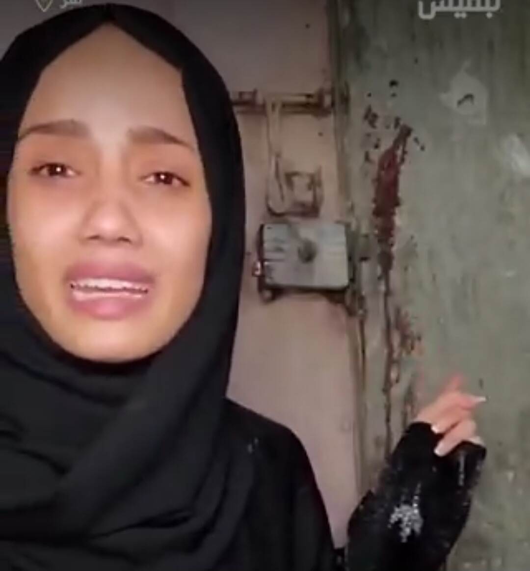 غدير الشرعبي تطالب بالقبض على قتلة والدها والسلطات الأمنية والعسكرية في تعز تلتزم الصمت