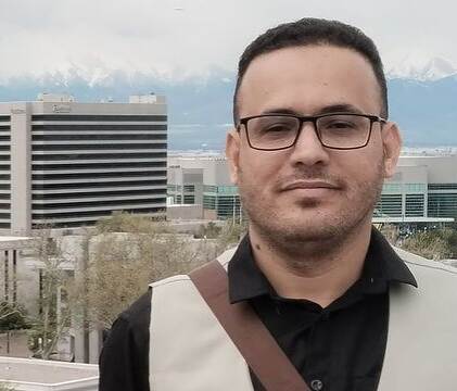 تضرر أنشطة الحكومة جراء صفقات الفساد وصحفي اقتصادي يكشف اشكال الفساد في السنوات الماضية