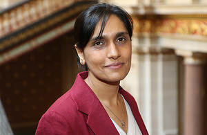 السفيرة البريطانية في اليمن تعتبر الهجمات الحوثيين بإنها تهدد بتصعيد إقليمي وتقوّض السلام والإستقرار في اليمن