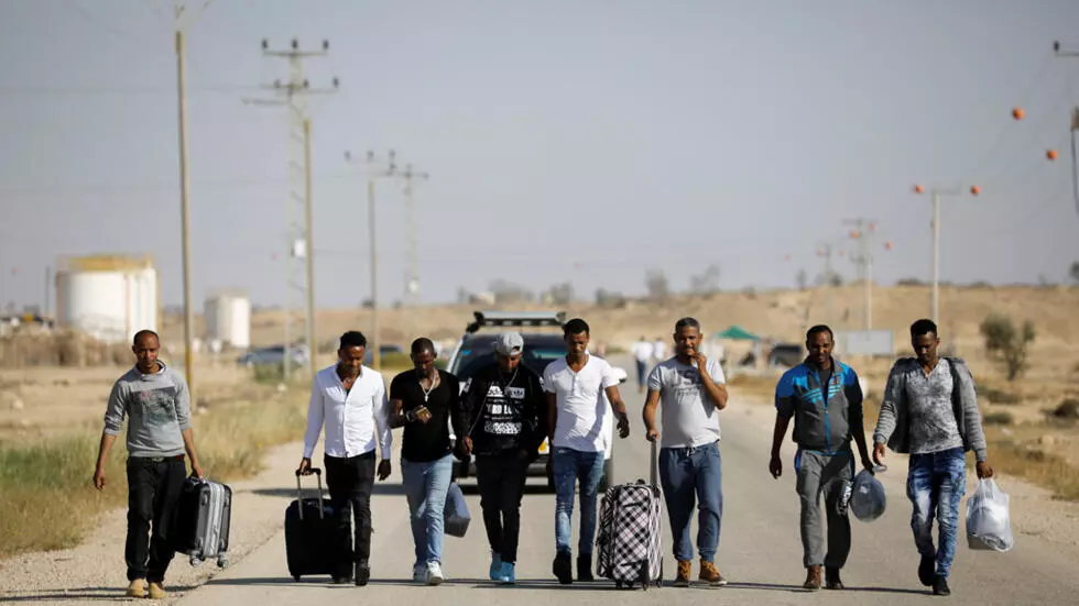 غرق 20 مهاجر أثيوبي منهم 9نساء بعد انقلاب قاربهم في ساحل مديرية ذباب في محافظة تعز