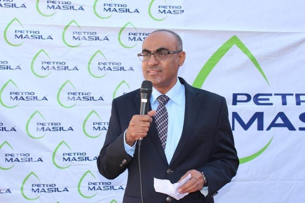 مالذي يجعل "سميط" مدير شركة بترومسيلة منذ 13 عام يمارس عمله لشركة لا تورد مبيعاتها للحكومة