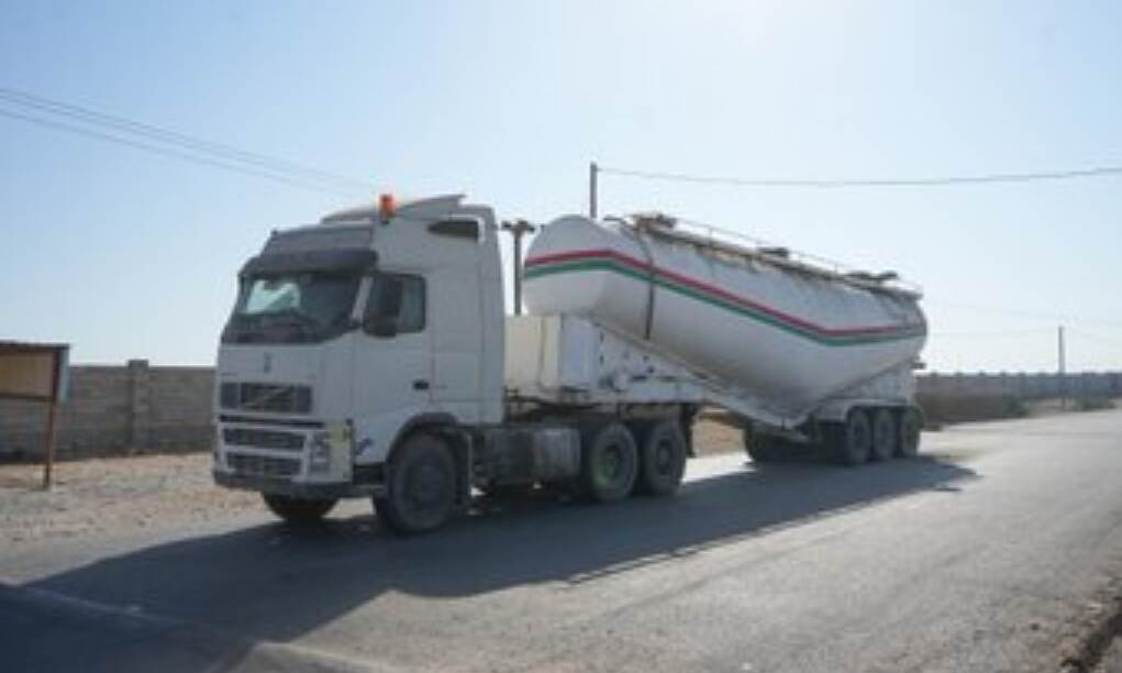 نقطة عسكرية توقف صهريج لتهريب الديزل في حضرموت وفرج سالمين يشيد بالجنود