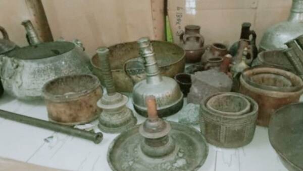 ضبط ثلاثة أشخاص من قبل أمن عدن حاولوا تهريب 11 قطعة أثرية للخارج