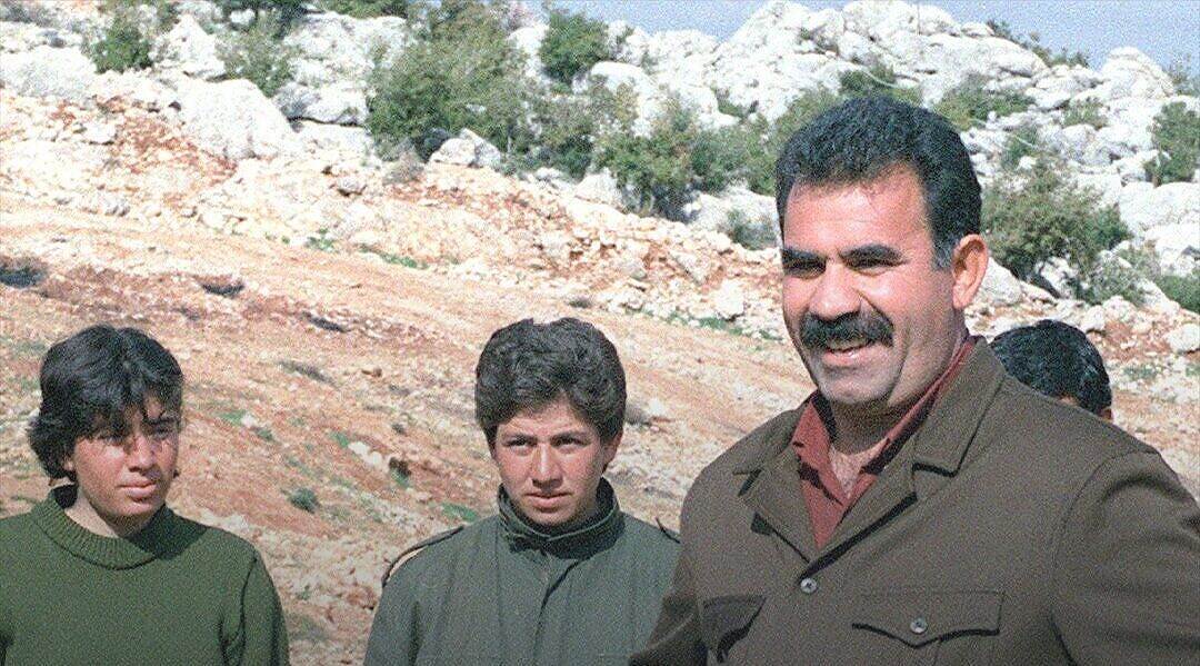 عبد الله أوجلان يدعو حزب العمل الكردستاني إلى إلقاء سلاحها وحل نفسه