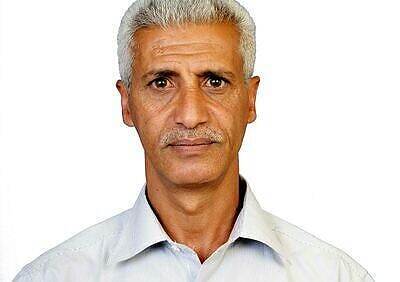 عضو اتحاد الكتاب يتعرض للاعتداء والاعتقال من قبل مشرف حوثي في ذمار.