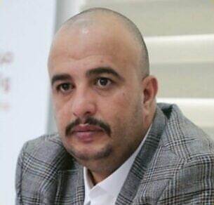 أكاديمي وناشط يكشف فساد مقاولات بمليارات الدولارات لصالح شركة قيادي حوثي دون مناقصات