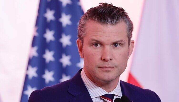 وزير الدفاع الأميركي: "وقف القصف على الحوثيين مشروط بإنهاء الهجمات على الملاحة البحرية"