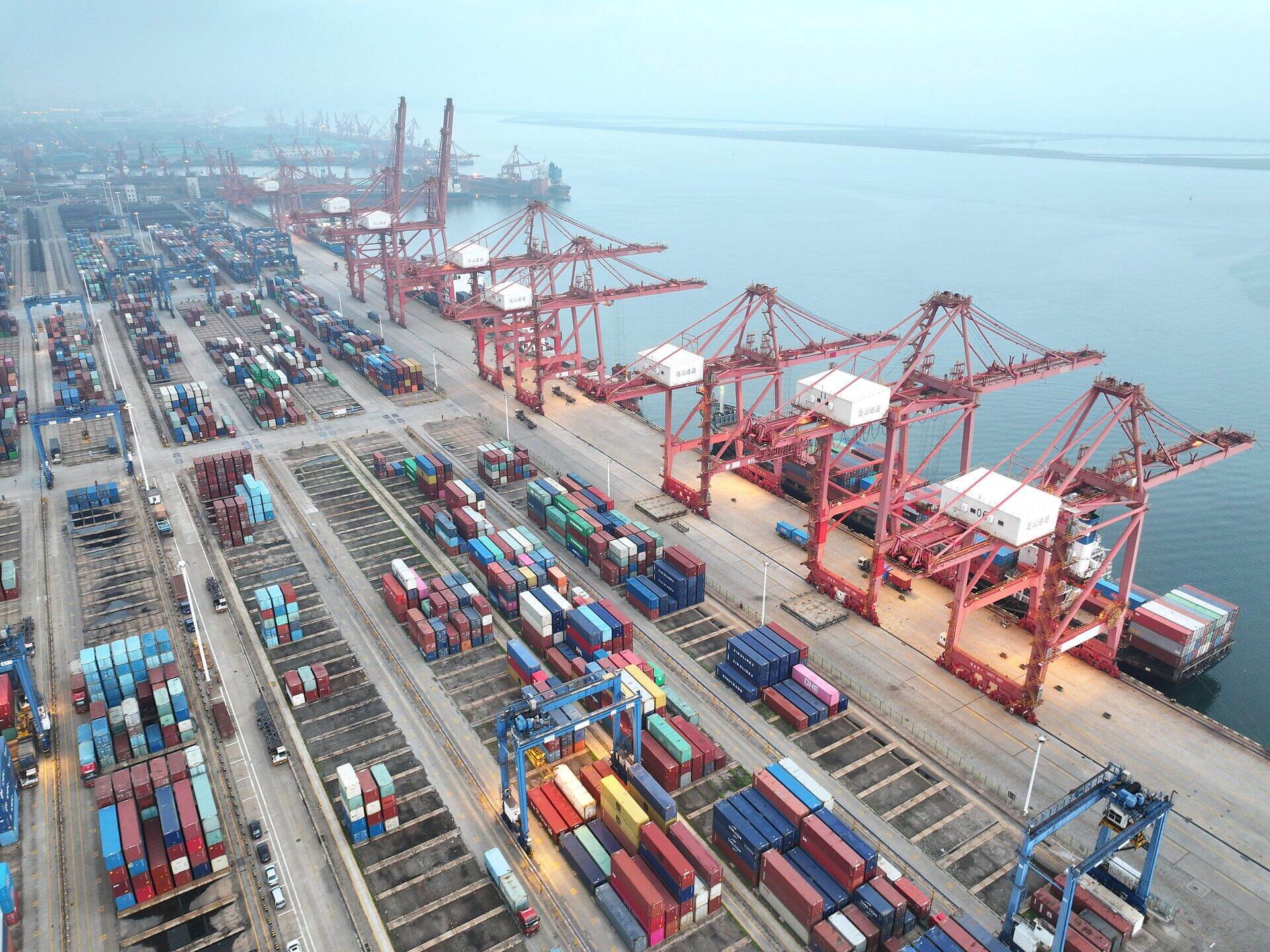 الصين ترفع التعريفات الجمركية على الواردات الأمريكية  إلى 125%.