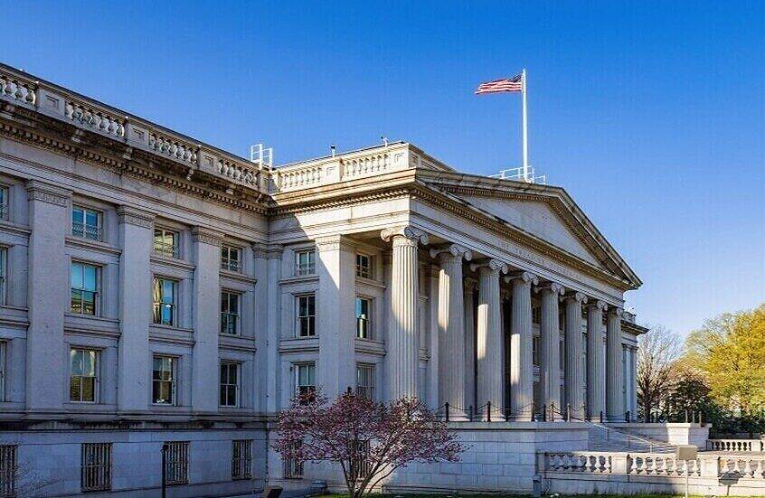 أكسيوس :"السندات الأمريكية والدولار يفقدان مكانة "الملاذ الآمن"