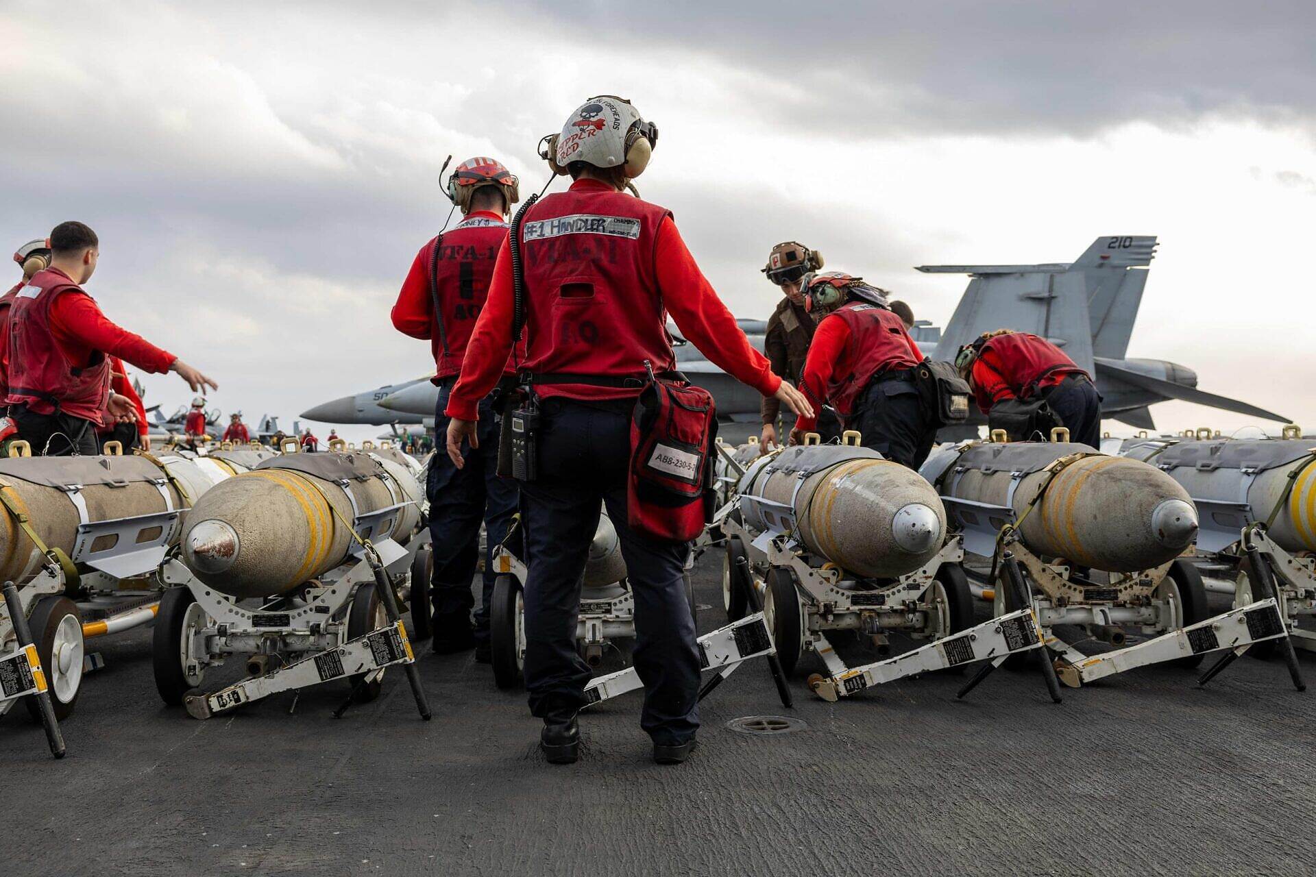 وول ستريت "الفصائل اليمنية تستعد لاجتياح مناطق الحوثيين مستفيدة من القصف الأميركي"