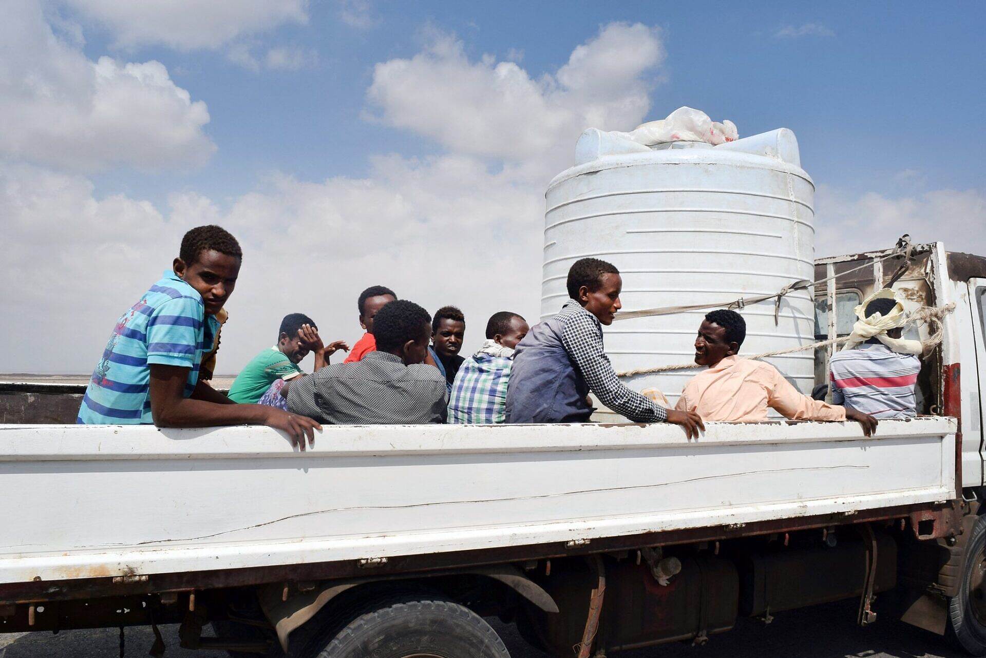 الهجرة الدولية: وصول 8,860 مهاجراً من القرن الأفريقي إلى اليمن في مارس 2025