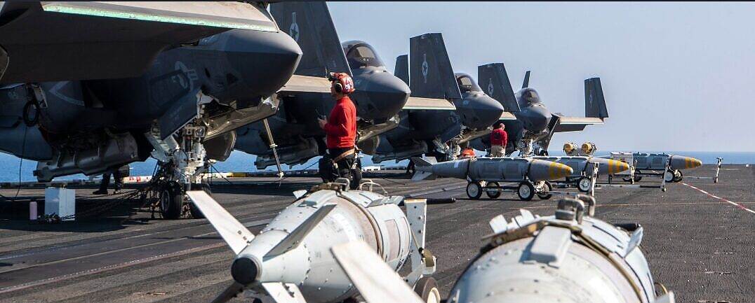 :سنتكوم "تؤكد تنفيذ 800 غارة أدت لمقتل مسؤولين حوثيين في مجال الصواريخ والطائرات المسيرة"