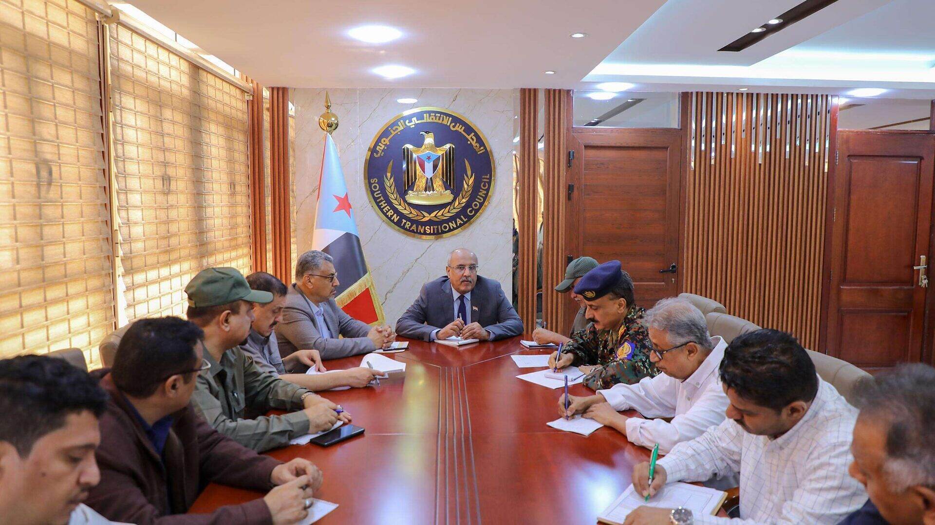 الكثيري يتهم قوى معادية تحاول اثارة الفوضى وتحميل الانتقالي المسؤولية