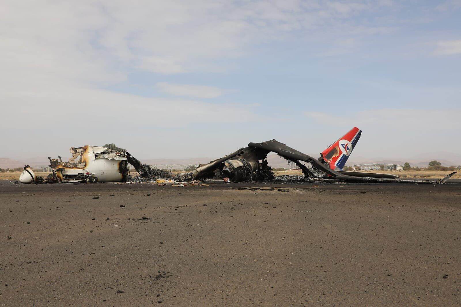 طائرات" اليمنية" التي تعرضت لغارات اسرائيلية ليست مؤمنة لتوقفها عدة أشهر في مطار صنعاء