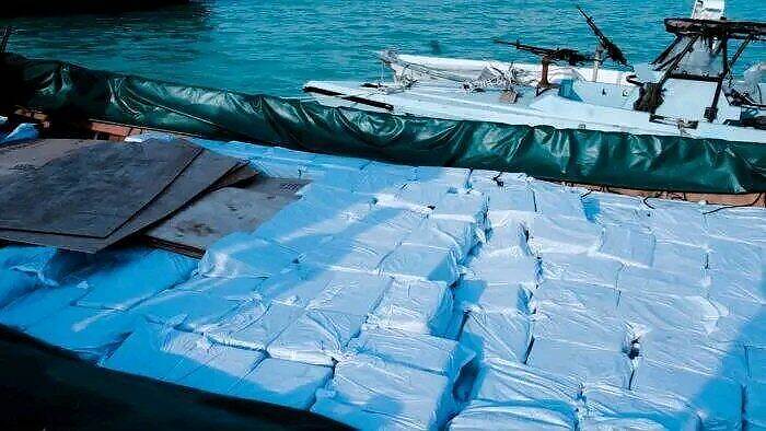 المقاومة الوطنية توقف عمليتي تهريب "لمواد حربية" في البحر الأحمر كانت متوجهة لجماعة الحوثيين