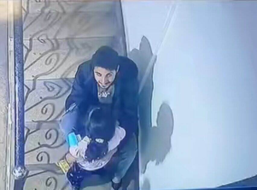 فيديو لمتحرش لطفلة في صنعاء يدق ناقوس الخطر عن حجم الخطر الذي يهدد الاطفال