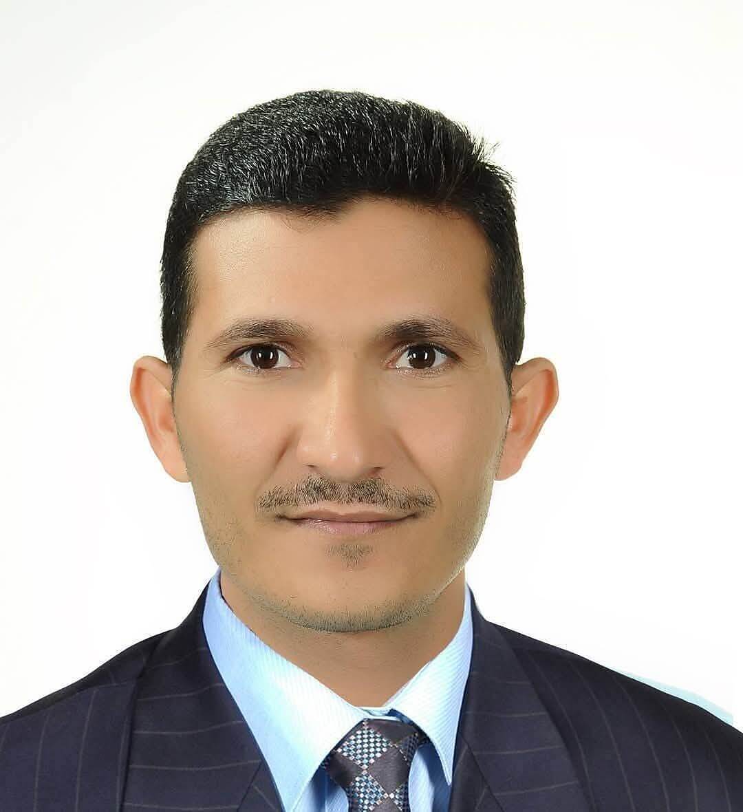 وفاة الدكتور "محسن دوش "بعد أن تعرض لإطلاق الرصاص وصب مادة الأسيد على جسده في صنعاء