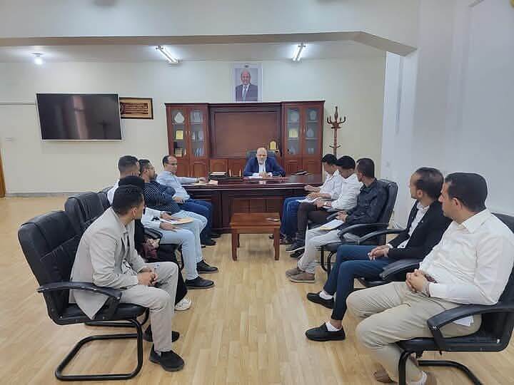 محافظ تعز يلتقي ممثلي التنظيم الشعبي الناصري في مؤتمر الشباب الأول