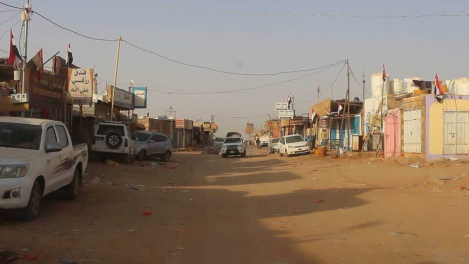 كتيبة سابقة بتأمين منفذ الوديعة ترفض توجيهات النيابة بوقف إنشاء سوق تابع لنافذين من قياداتها