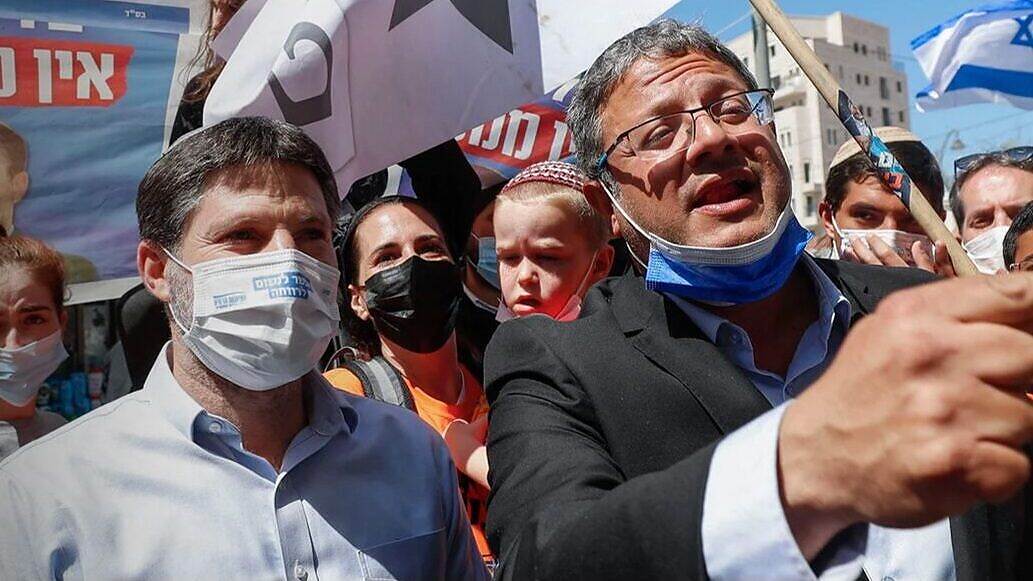 بريطانيا وأربع دول غربية تفرض عقوبات على وزيرين إسرائيليين بسبب التحريض على العنف ضد الفلسطينيين.