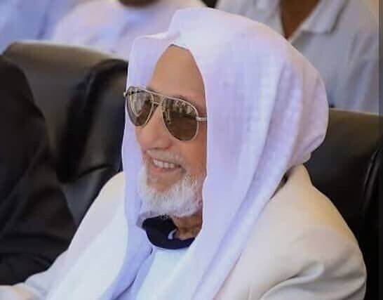 العثور على الحاج أحمد الشيباني في مستشفى بالقاهرة.. وأبناؤه العشرة يحذرون من التلاعب بثروته وشركاته