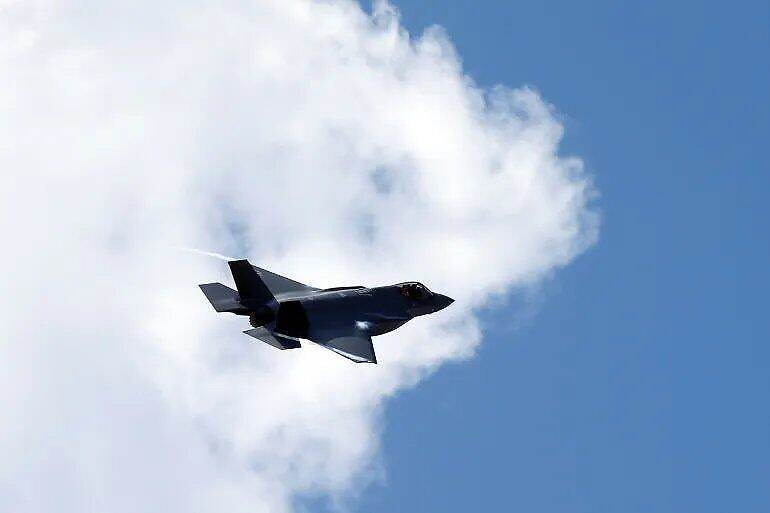 مقاتلات اسرائيلية تعاود غاراتها على اليمن وصحف عبرية تؤكد استهداف مسؤول حوثي كبير