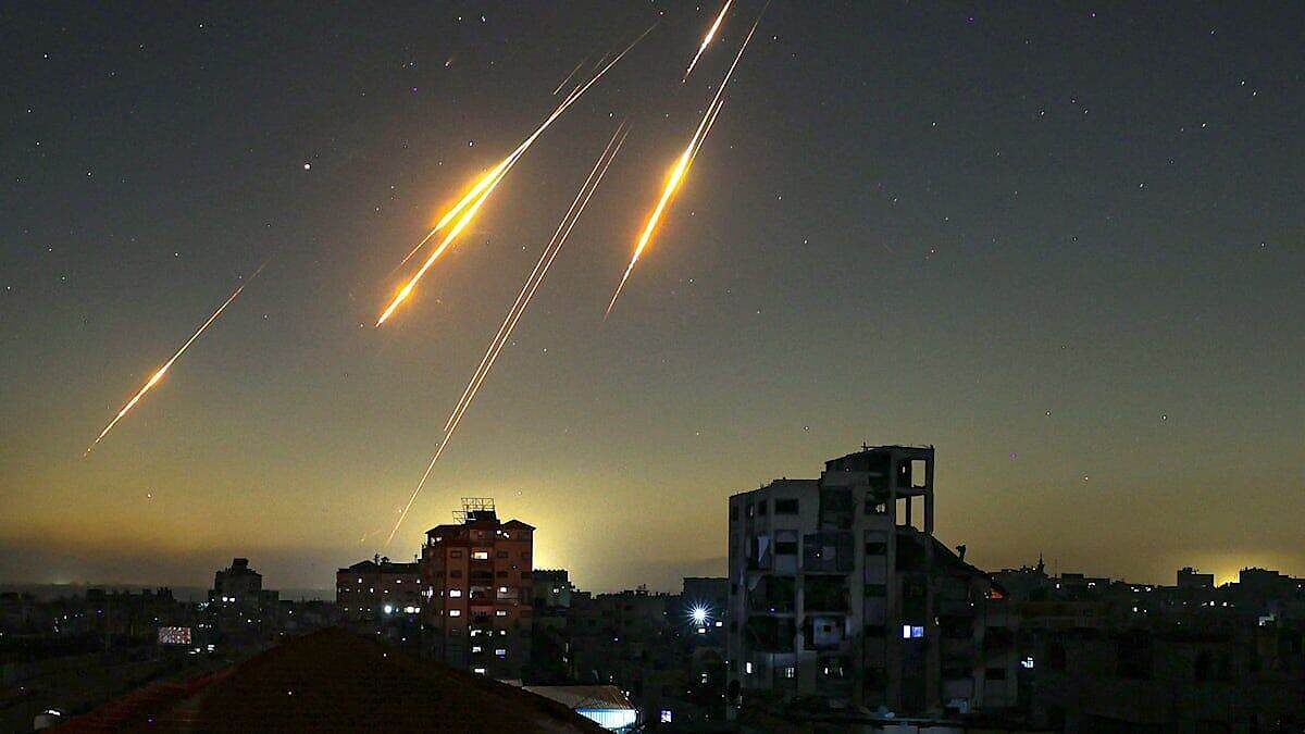 مجموعة الأزمات الدولية تحذر: "حرب مفتوحة قد تُغرق الشرق الأوسط في الهاوية"