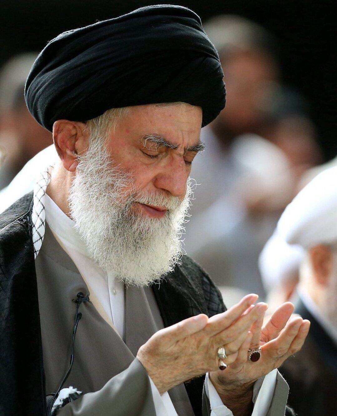 نيويورك تايمز": المرشد الإيراني يحضر لإمكانية اغتياله ويسمّي خلفاءه