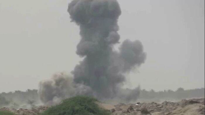 المقاومة الوطنية تقصف مواقع حوثية في التحيتا رداً على استهداف المدنيين والأحياء السكنية