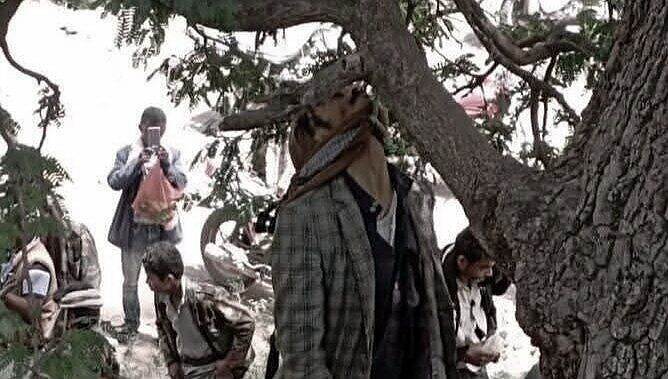 والد الطفلة" أفراح" التي  شارك في تعذيبها هو وزوجته الثانية يختار الانتحار في محافظة إب