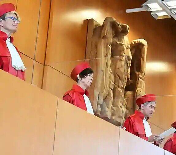 المحكمة الدستورية الألمانية ترفض دعوى يمنيين لاستخدام الإمريكيين قاعدة رامشتاين الألمانية لقصف اليمن