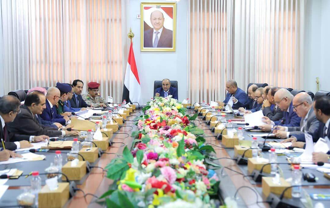 سالم بن بريك يؤكد عزم الحكومة  تنفيذ خططها وتلبية الأولويات المرتبطة بمعيشة المواطنين