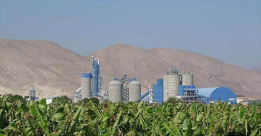 في ثالث حادث خلال شهر.. مسلحون يستولون على باص تابع  لشركة أسمنت الوحدة في باتيس